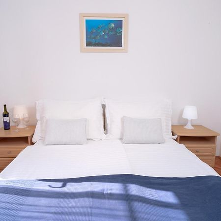 Pansion Jakas Zavala Habitación foto